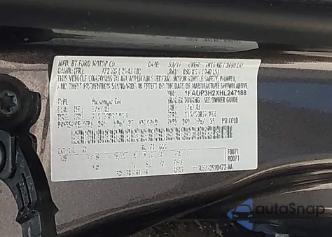 2017 Ford Focus Sel z USA, uszkodzony, nr VIN 1FADP3H2XHL247188